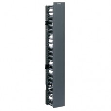 Organizador Vertical Sencillo para Rack Abierto de 45 Unidades, Capacidad de 131 Cables (Cat6), 125 mm de Ancho, Color Negro